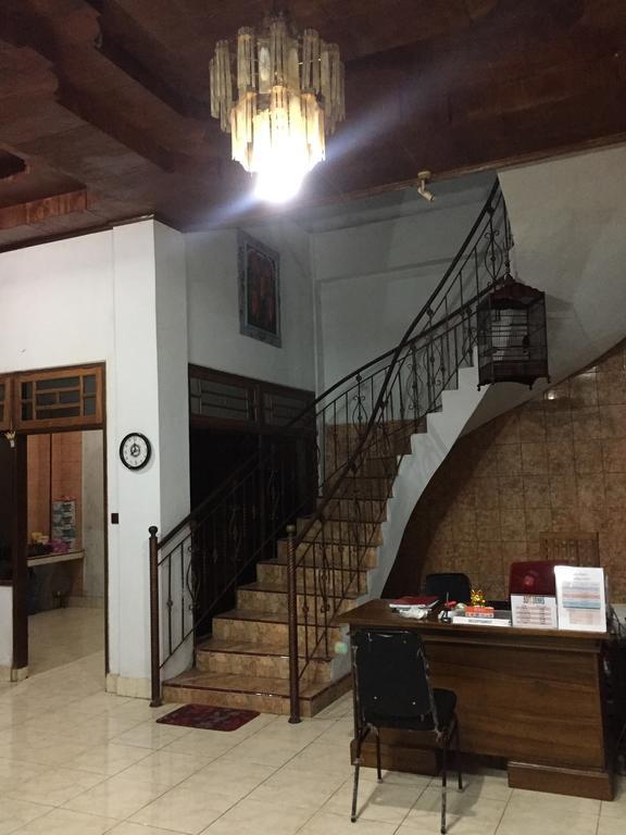 Ratih Bali Hostel Denpasar  Luaran gambar