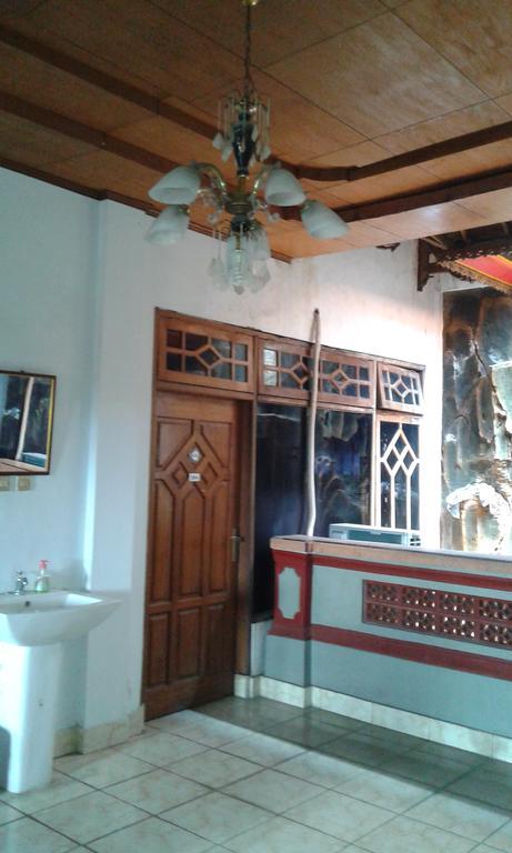 Ratih Bali Hostel Denpasar  Luaran gambar