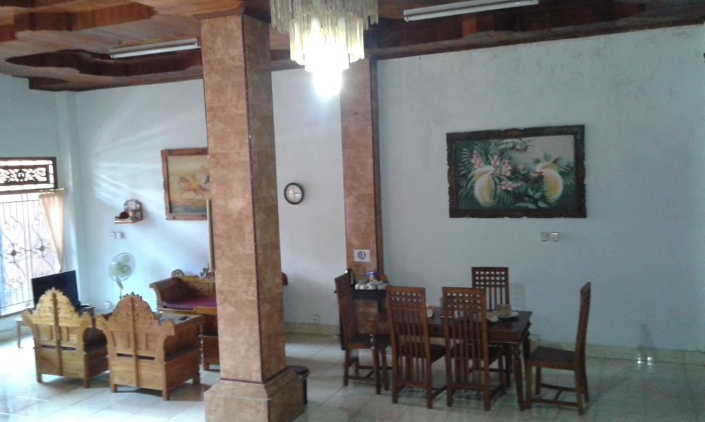 Ratih Bali Hostel Denpasar  Luaran gambar